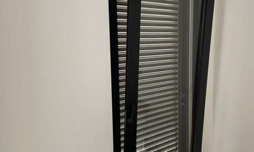 Porte fenêtre oscillant battant